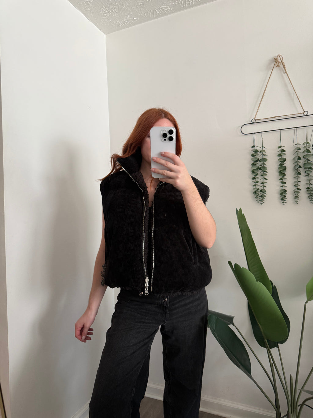 Wrap yourself in warmth and style with the Sherpa-Lined Zip Vest — a must-have layering piece for effortless comfort and versatility. Designed with a sleek silhouette and ultra-soft lining, this vest combines practicality and modern appeal in one cozy package.
Whether you’re heading out for a chilly morning walk, running errands, or layering up for an outdoor adventure, this reversible design gives you two looks in one — wear the smooth exterior for a polished vibe or flip to the sherpa side 